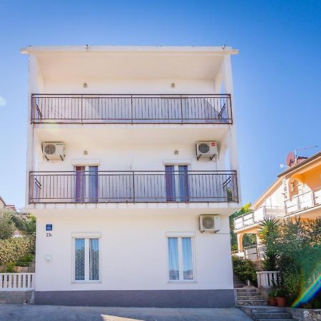Cheap Apartment Tanja Трогир Екстериор снимка