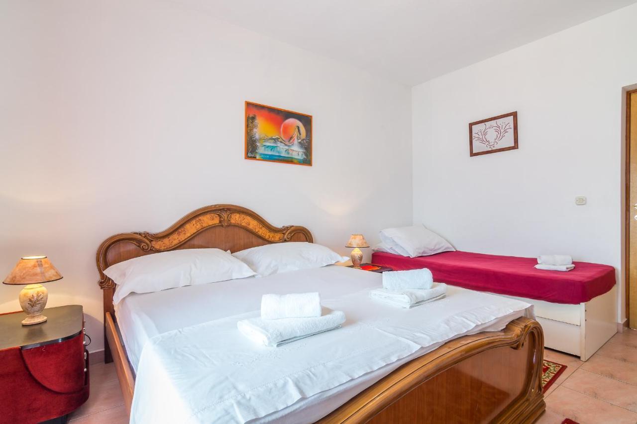 Cheap Apartment Tanja Трогир Екстериор снимка